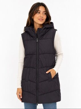 Reitmans Black Puffer Vest with Hood